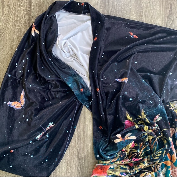 Blackmilk Fairytale Floral Velvet Robe - Picture 8 of 8